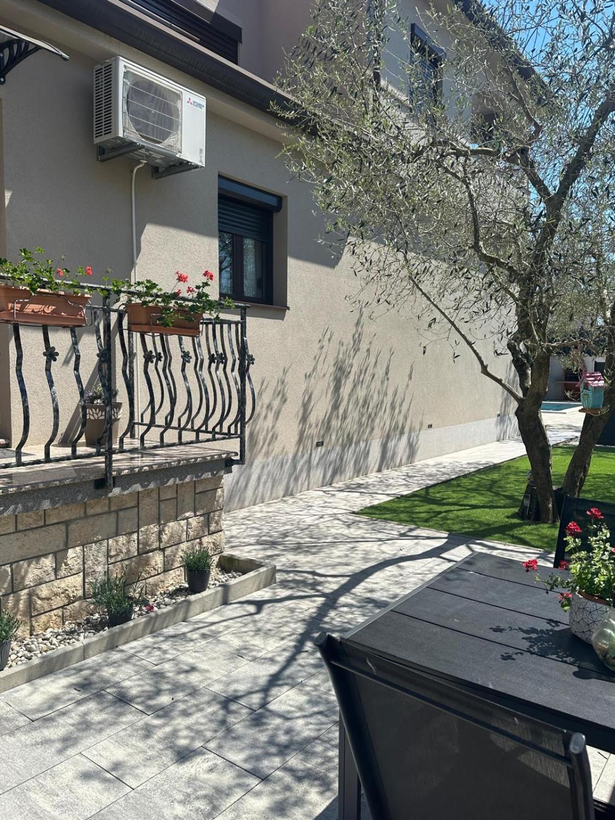 Apartment Nina With Private Pool Nova Vas  Exterior photo